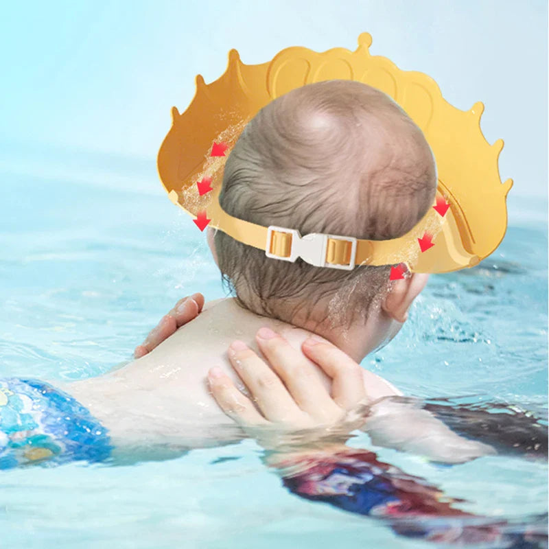 Bonnet bébé réglable pour protection du bain et de la douche
