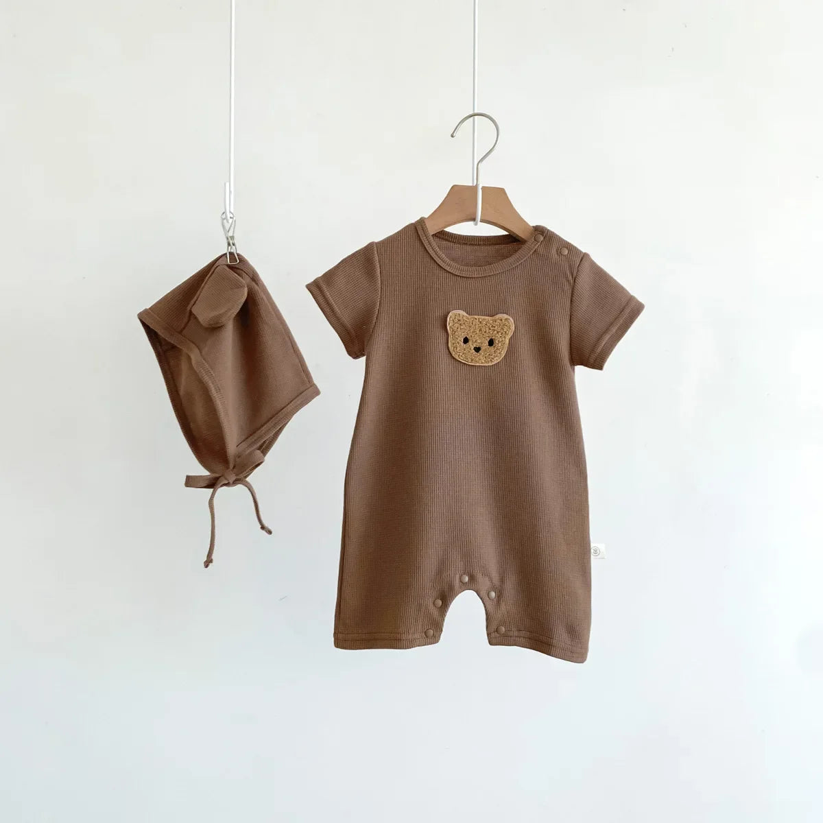 Combinaison bébé ours à patch gaufré avec chapeau