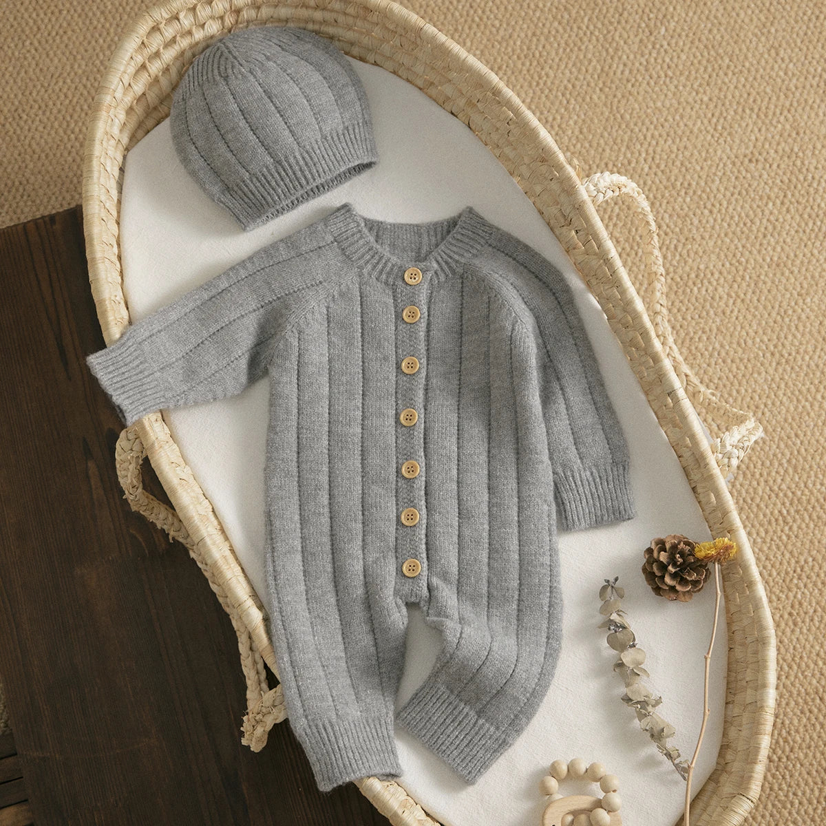 Ensemble barboteuse et bonnet tricotés chauds pour bébé