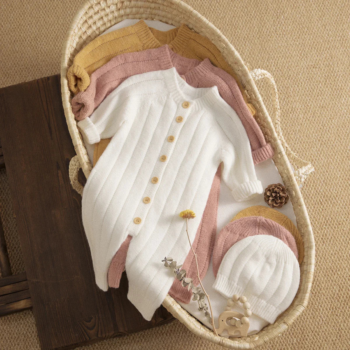 Ensemble barboteuse et bonnet tricotés chauds pour bébé