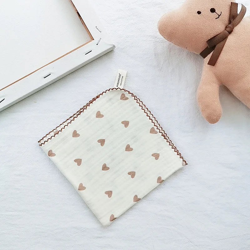 Serviette bébé en coton doux et bavoir en mousseline