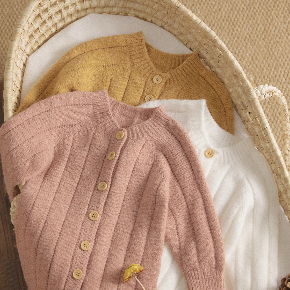 Ensemble barboteuse et bonnet tricotés chauds pour bébé
