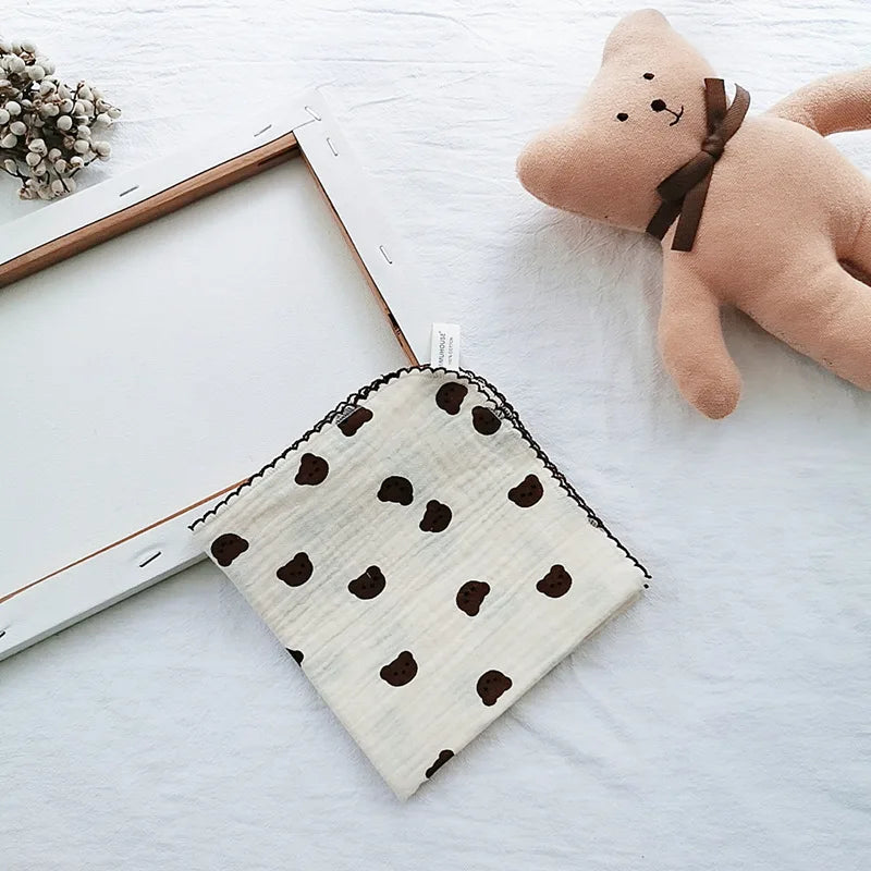 Serviette bébé en coton doux et bavoir en mousseline