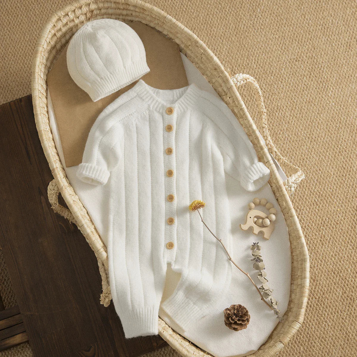 Ensemble barboteuse et bonnet tricotés chauds pour bébé