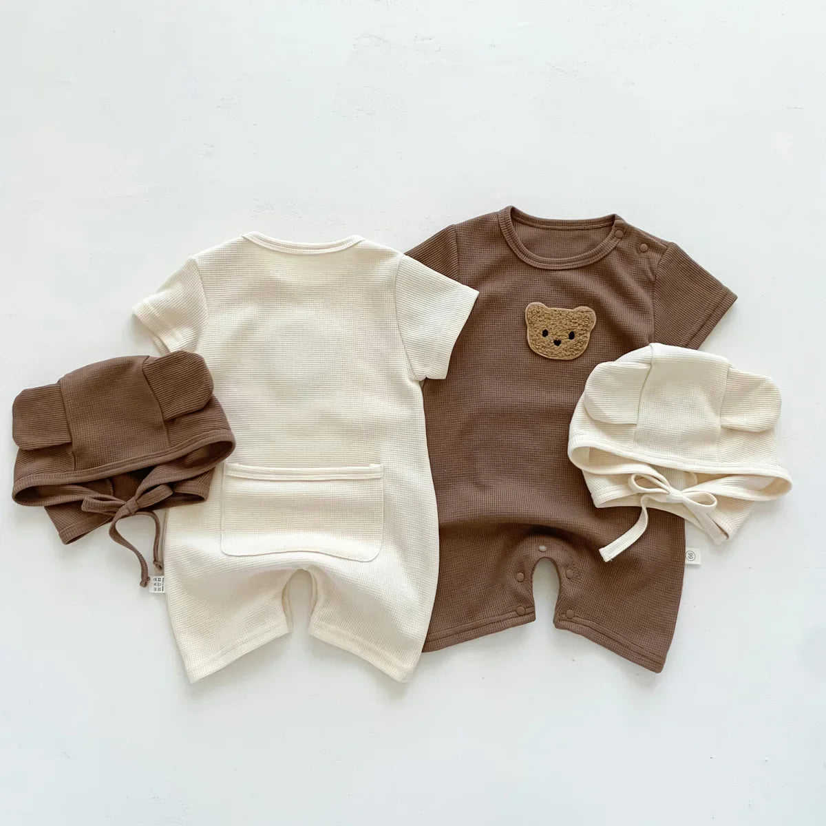 Combinaison bébé ours à patch gaufré avec chapeau