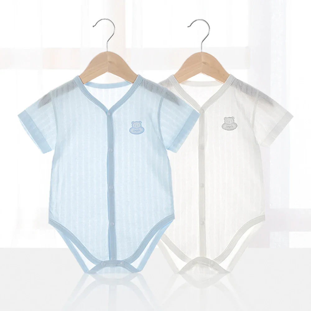 Summer baby bodysuit with short sleeves