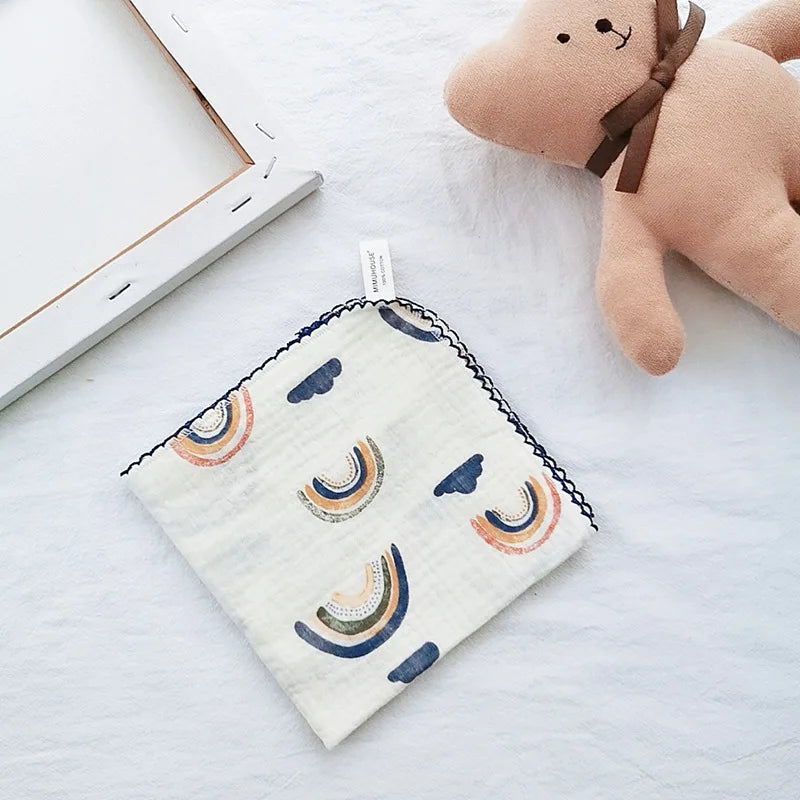 Serviette bébé en coton doux et bavoir en mousseline