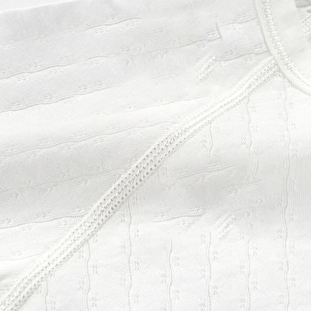 Summer baby bodysuit with short sleeves