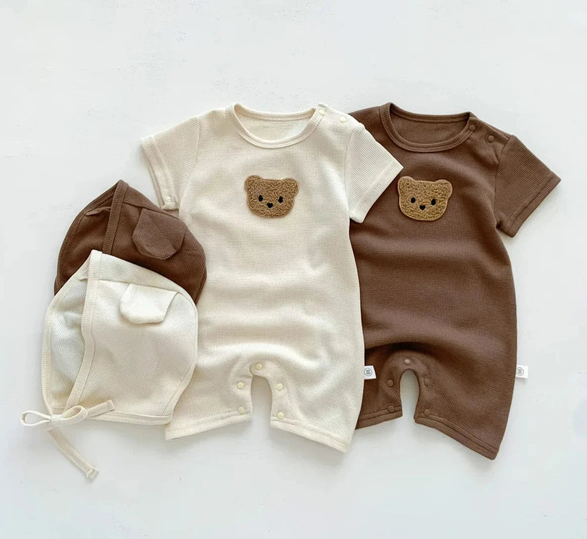 Combinaison bébé ours à patch gaufré avec chapeau