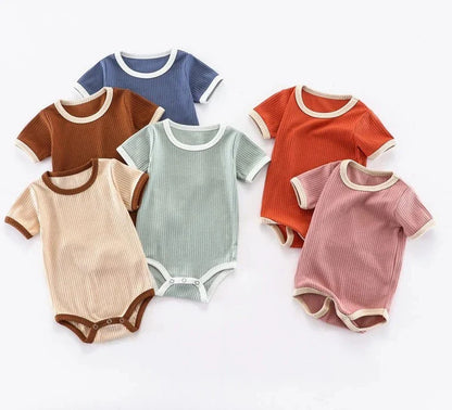 Zomer geribbelde katoenen babyromper met korte mouw